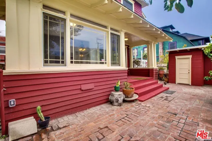 105 Park Place, Venice, California 90291