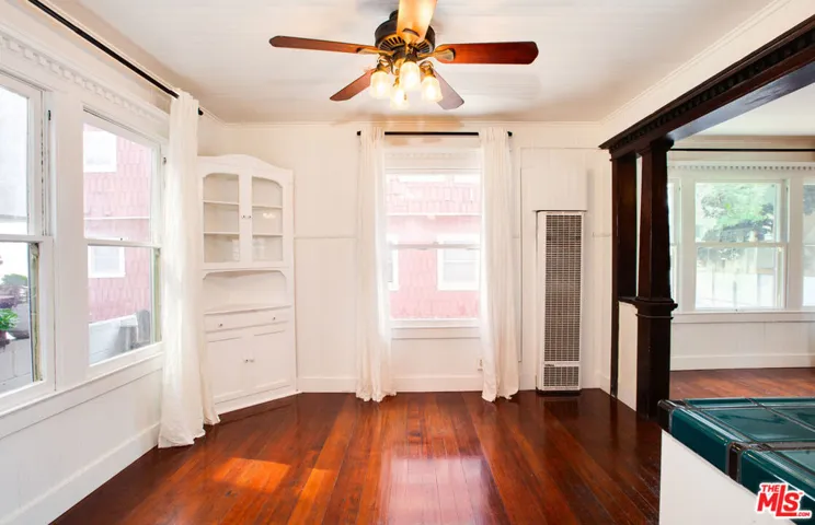 105 Park Place, Venice, California 90291
