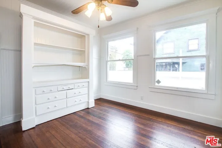 105 Park Place, Venice, California 90291