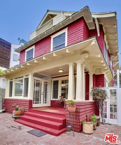 105 Park Place, Venice, California 90291