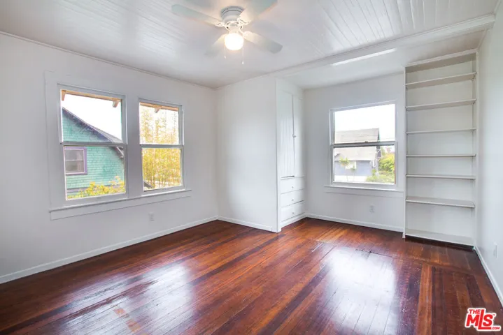 105 Park Place, Venice, California 90291