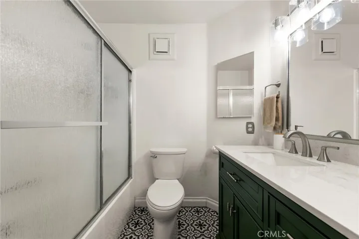 1200 Gaviota 104, Long Beach, California 90813