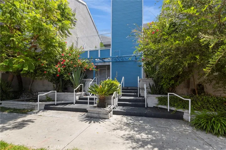 1200 Gaviota 104, Long Beach, California 90813