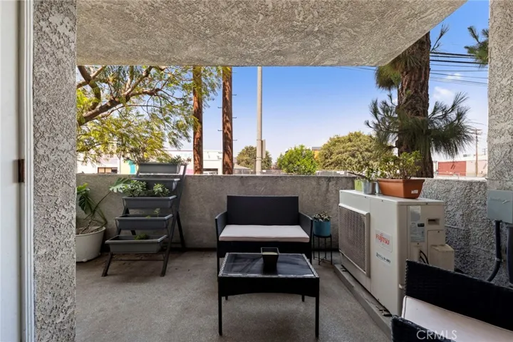 1200 Gaviota 104, Long Beach, California 90813
