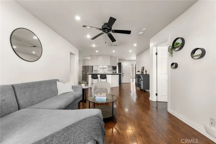 1200 Gaviota 104, Long Beach, California 90813