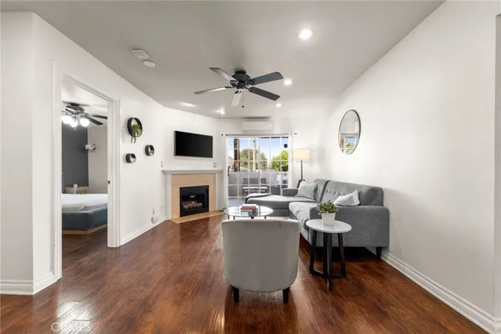 1200 Gaviota 104, Long Beach, California 90813