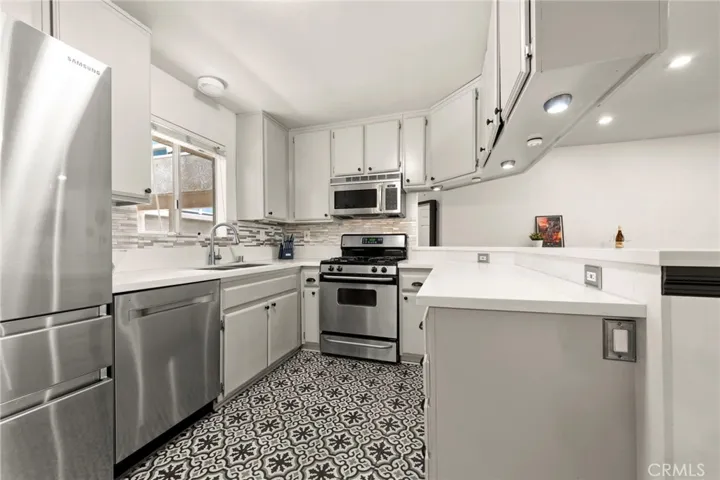 1200 Gaviota 104, Long Beach, California 90813