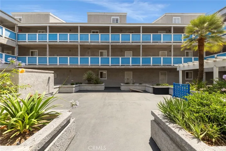 1200 Gaviota 104, Long Beach, California 90813
