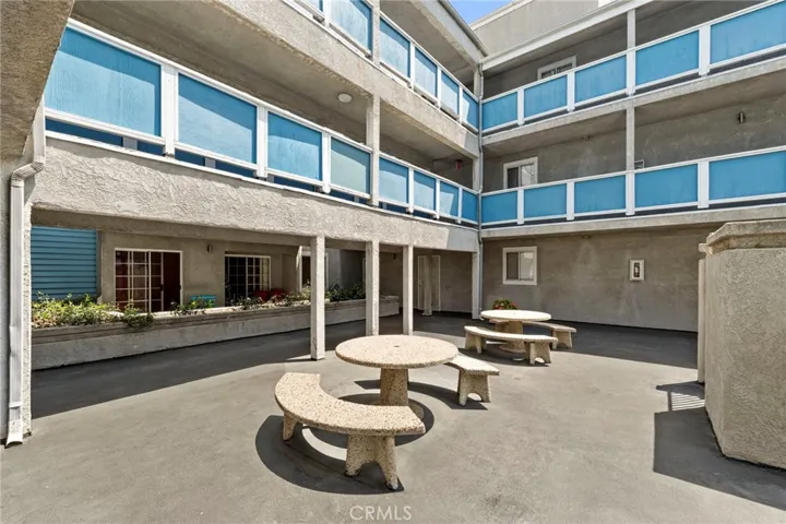 1200 Gaviota 104, Long Beach, California 90813