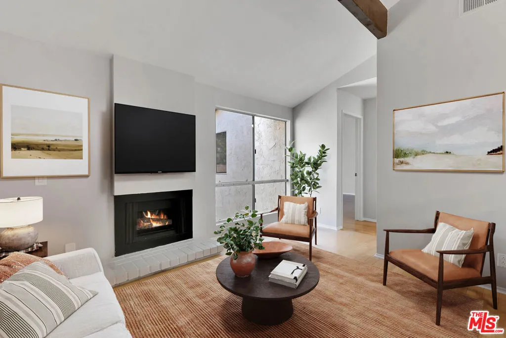 Loft/Office w/FP
