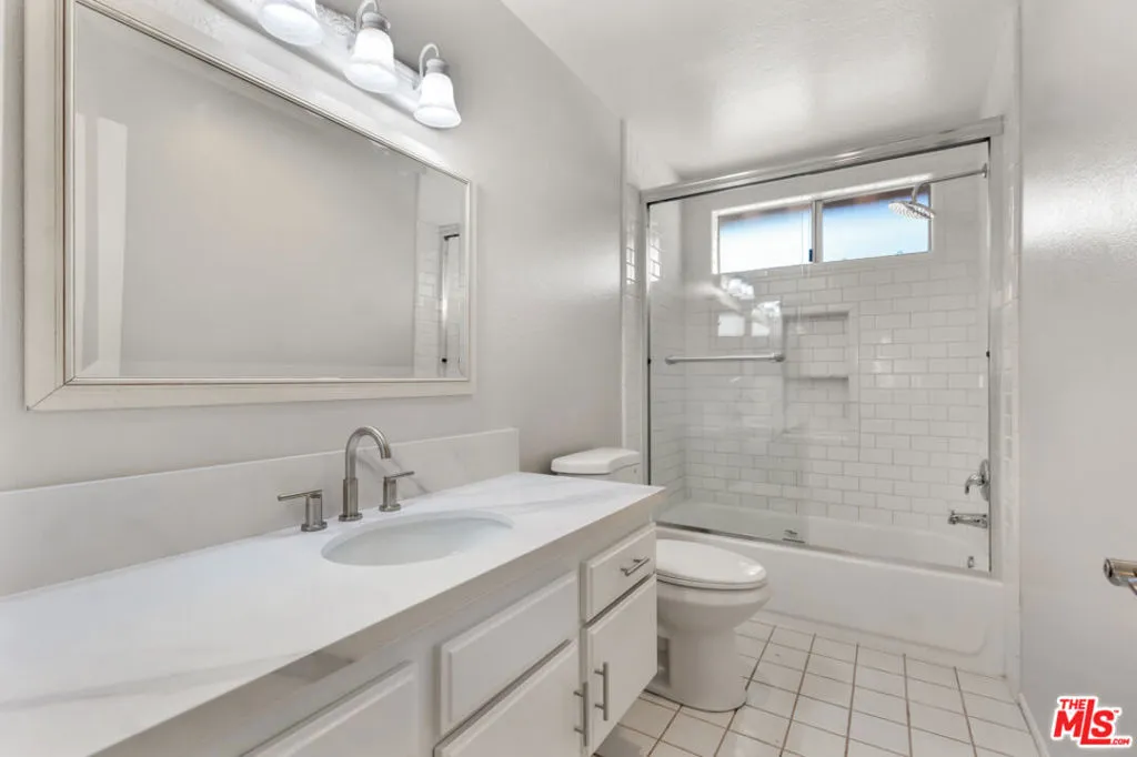Bathroom (2)