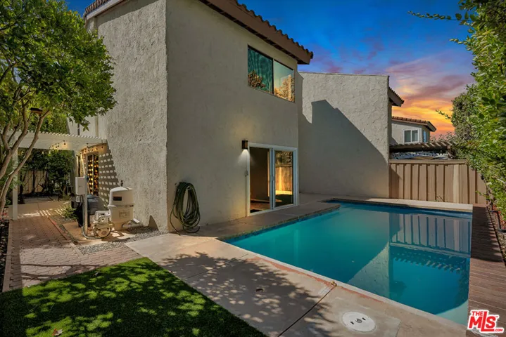 Pool/Yard area