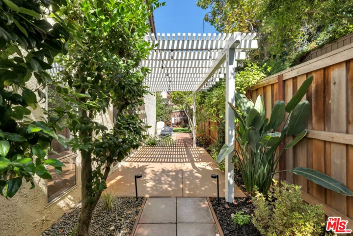 Kitchen side yard
