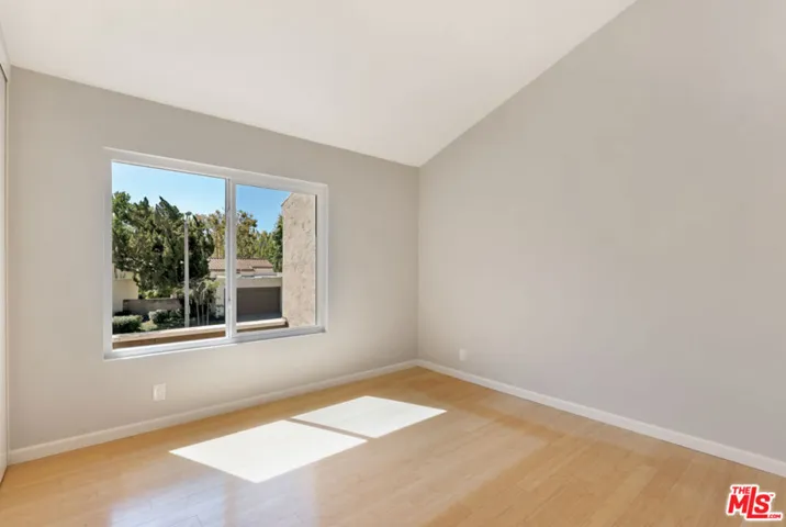 Bedroom (2)