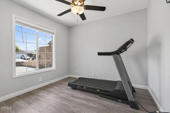 34-web-or-mls-Upmarketmedia_909Bur-110
