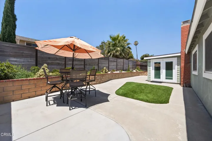 40-web-or-mls-Upmarketmedia_909Bur-127