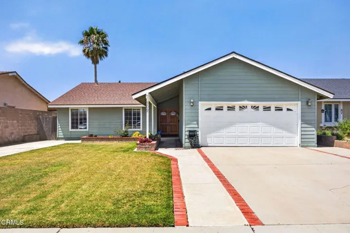 2-web-or-mls-Upmarketmedia_909Bur-005