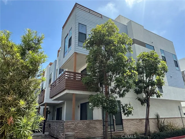 1688 Topanga, Costa Mesa, California 92627
