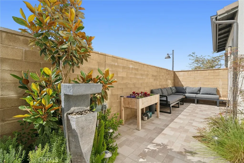 Private Side Patio