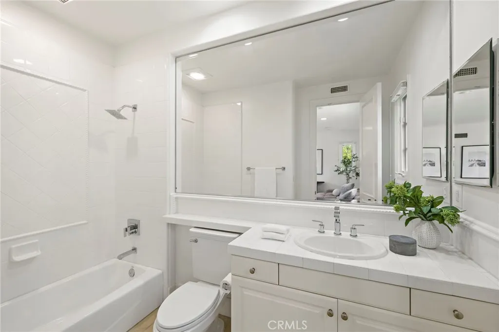 Bonus Room Full-Bath