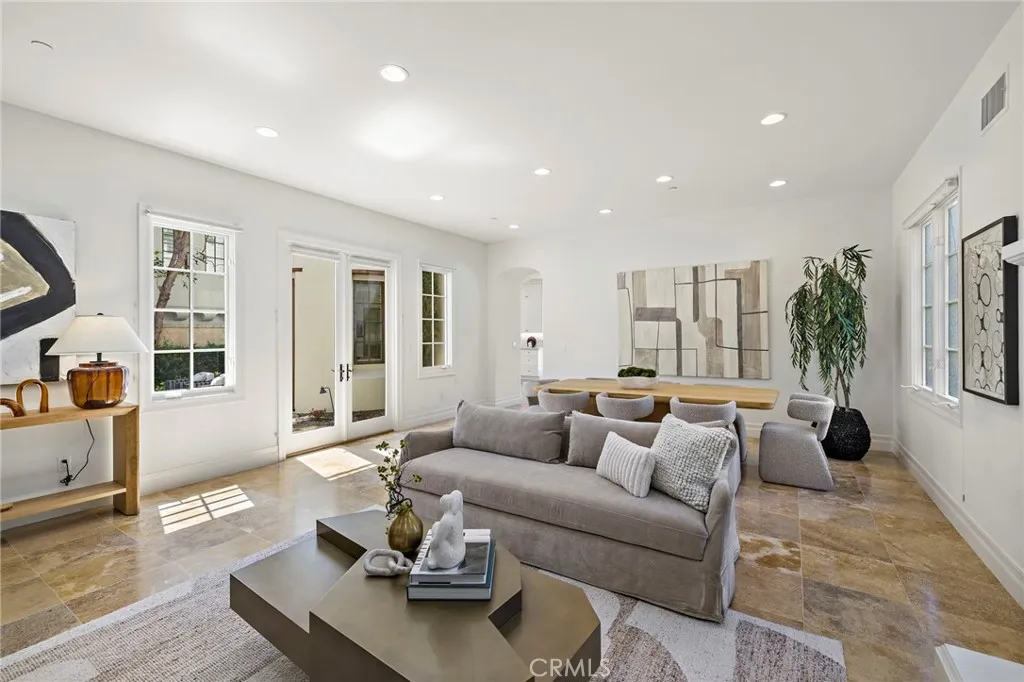 Formal Living Rm & Dining
