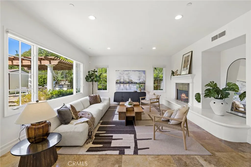 Family room Off Kitchen