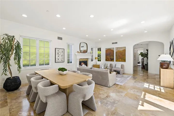 Formal Dining Rm