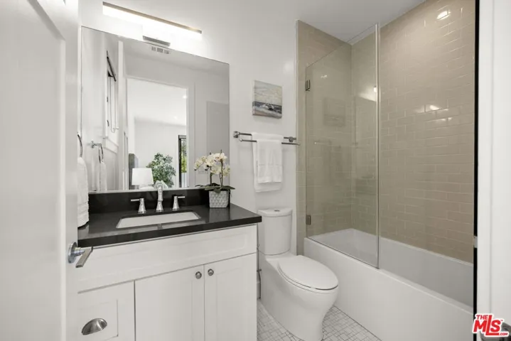 3043 Greenfield Avenue, Los Angeles, California 90034