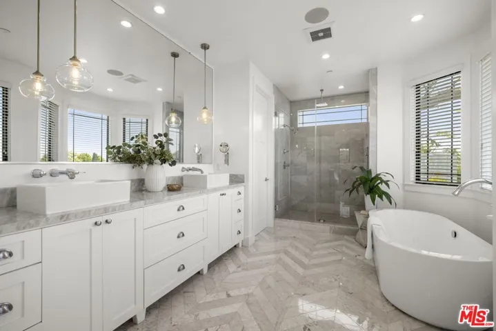 3043 Greenfield Avenue, Los Angeles, California 90034