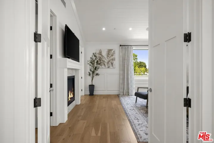 3043 Greenfield Avenue, Los Angeles, California 90034