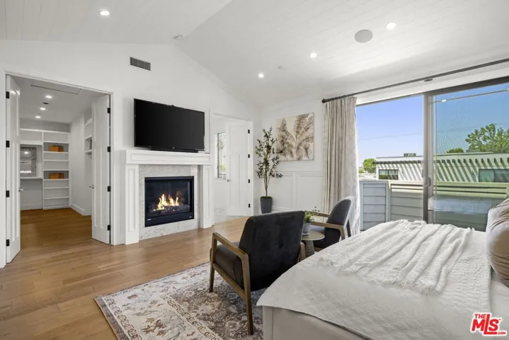 3043 Greenfield Avenue, Los Angeles, California 90034