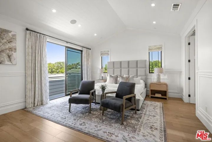 3043 Greenfield Avenue, Los Angeles, California 90034