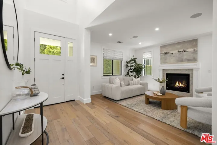 3043 Greenfield Avenue, Los Angeles, California 90034