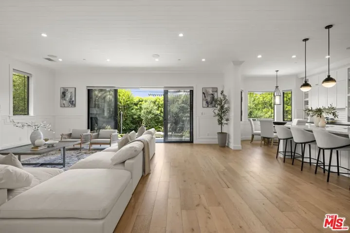 3043 Greenfield Avenue, Los Angeles, California 90034