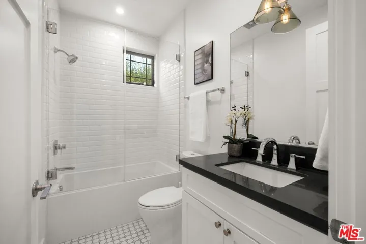 3043 Greenfield Avenue, Los Angeles, California 90034