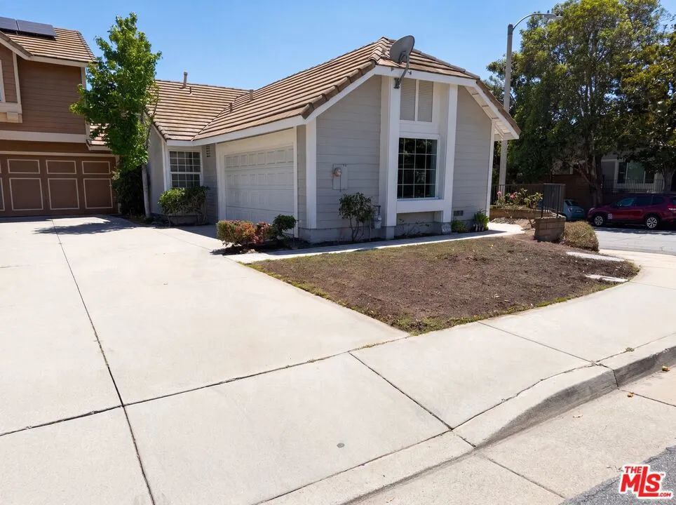 12305 Daisy Ct
