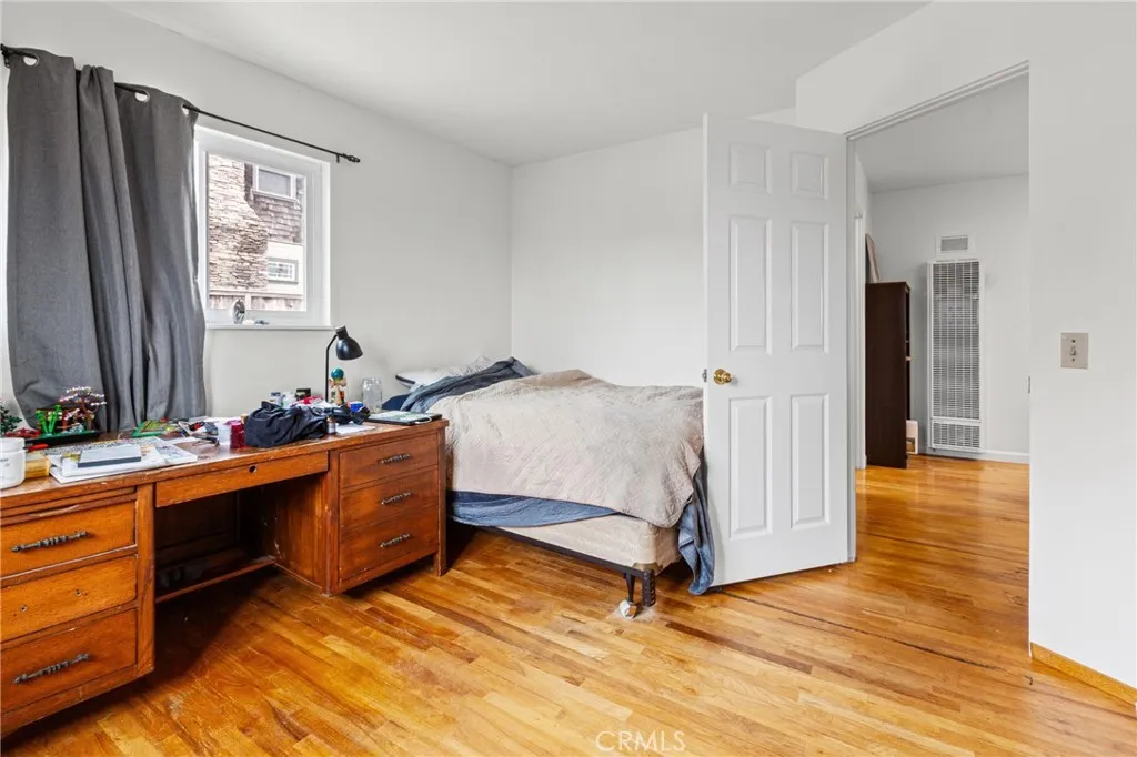 UPSTAIRS BEDROOM 1