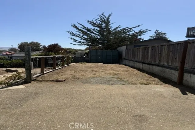 EXTRA PARKING IN BACK