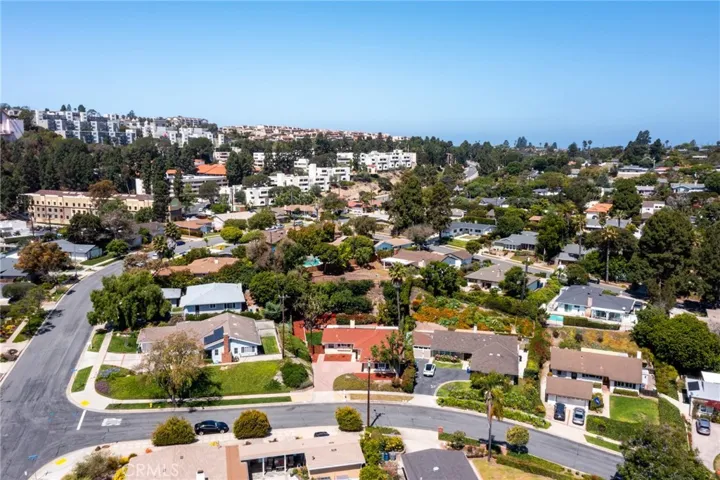 27151 Pembina Road, Rancho Palos Verdes, California 90275