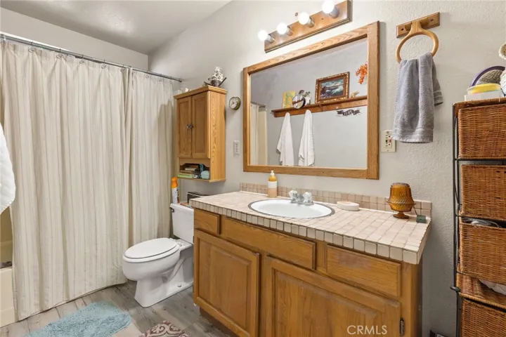 Duplex - 1701 Sheridan - View of bathroom.