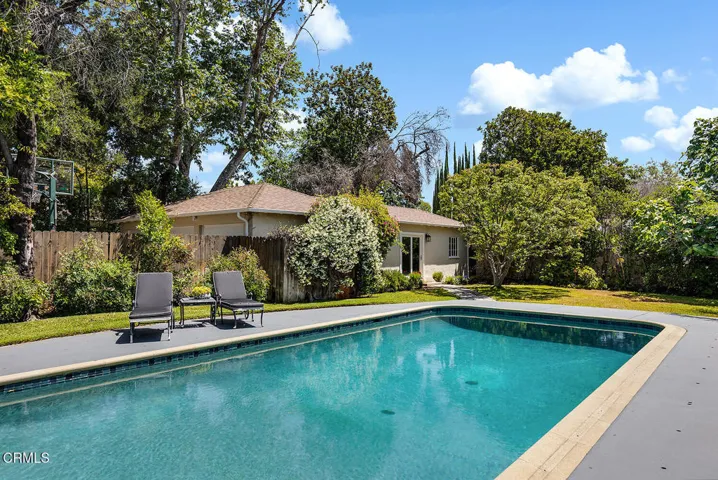 612 Landor Ln 040-mls