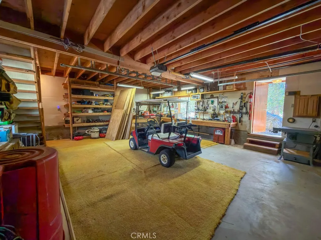 Detached garage