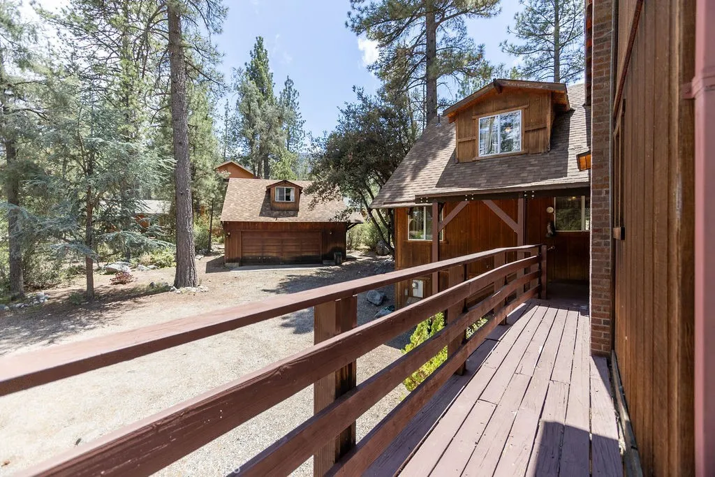 The front deck circles around to the rear.