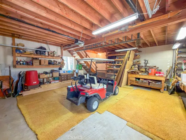 Detached garage