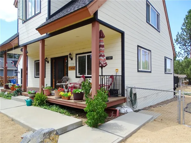 2097 Fox, Big Bear City, California 92314 — photo 5