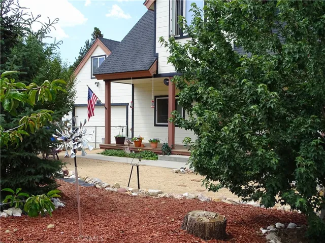 2097 Fox, Big Bear City, California 92314 — photo 4