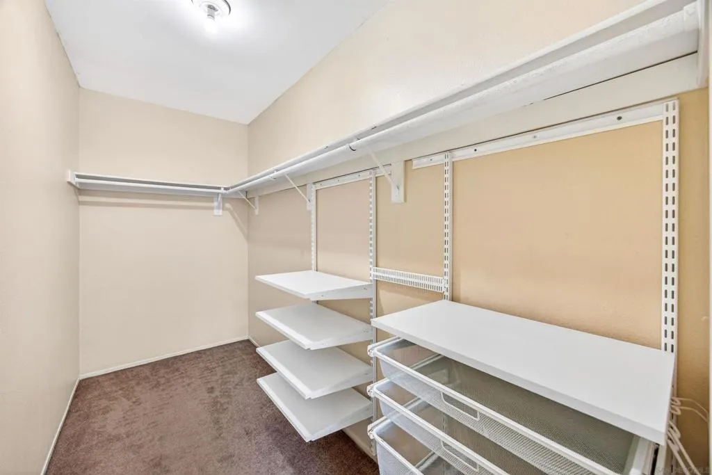 Walk-in Closet