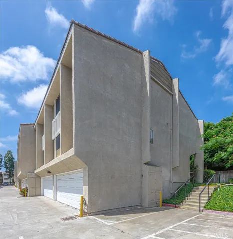 380 W Wilson F106, Costa Mesa, California 92627