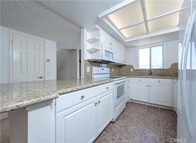 380 W Wilson F106, Costa Mesa, California 92627