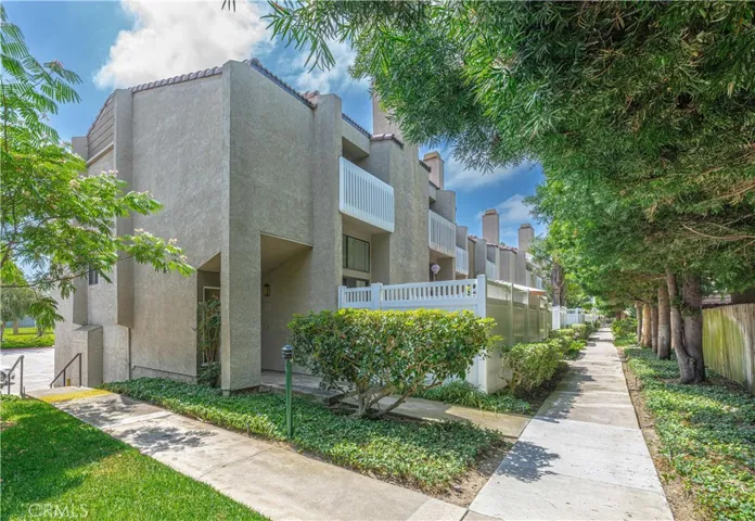 380 W Wilson F106, Costa Mesa, California 92627